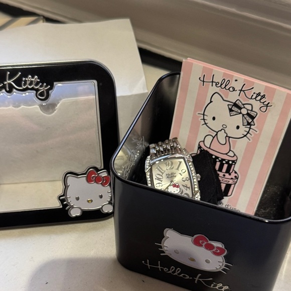 ⌚ Vintage 2009 Hello Kitty Silver Crystal Watch – Cute, Classy & Collectible! ✨ - Picture 16 of 16